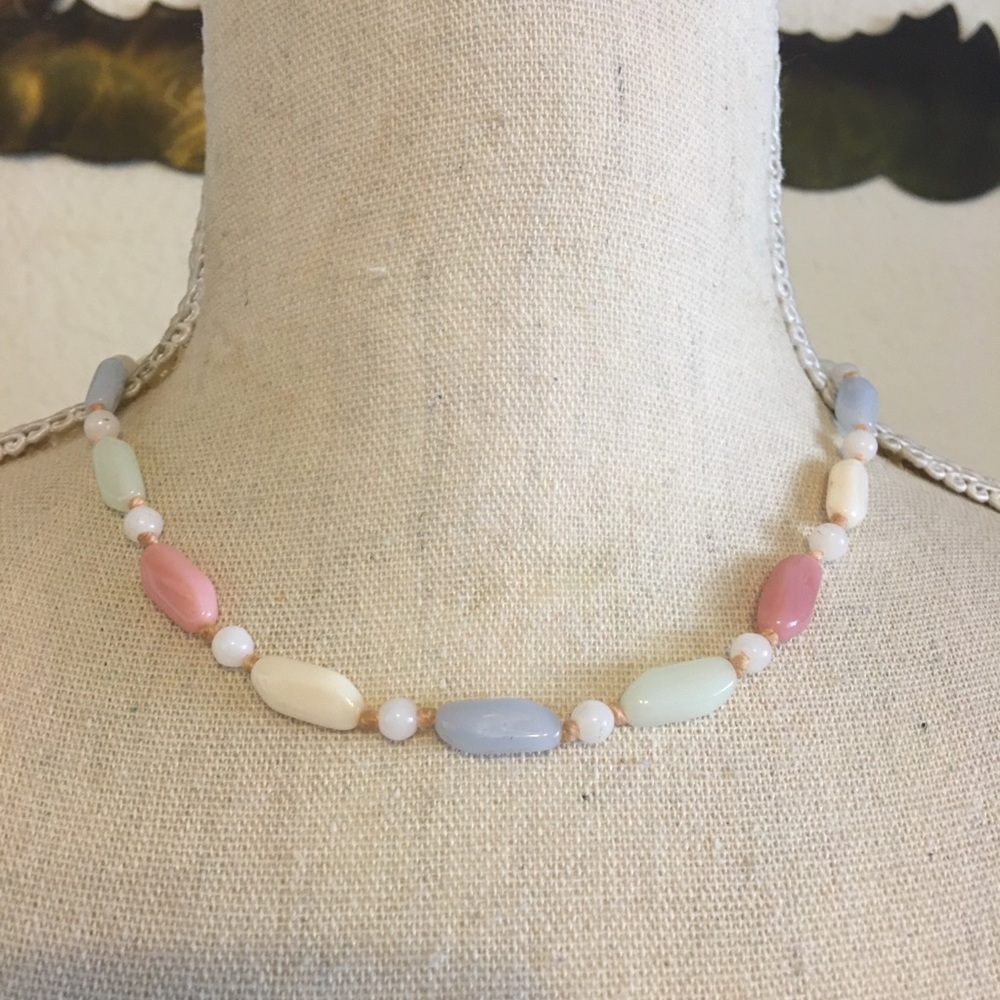 Vintage 70s knotted agate bead choker necklace